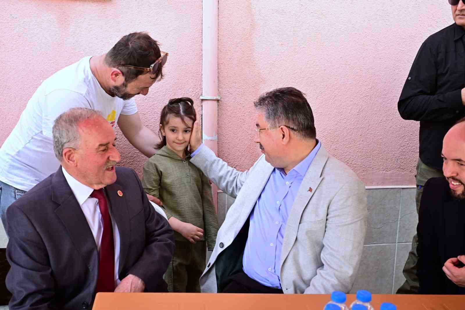 Vali Yılmaz, 10’ncusu düzenlenen Mevlid-i Şerif programına katıldı
