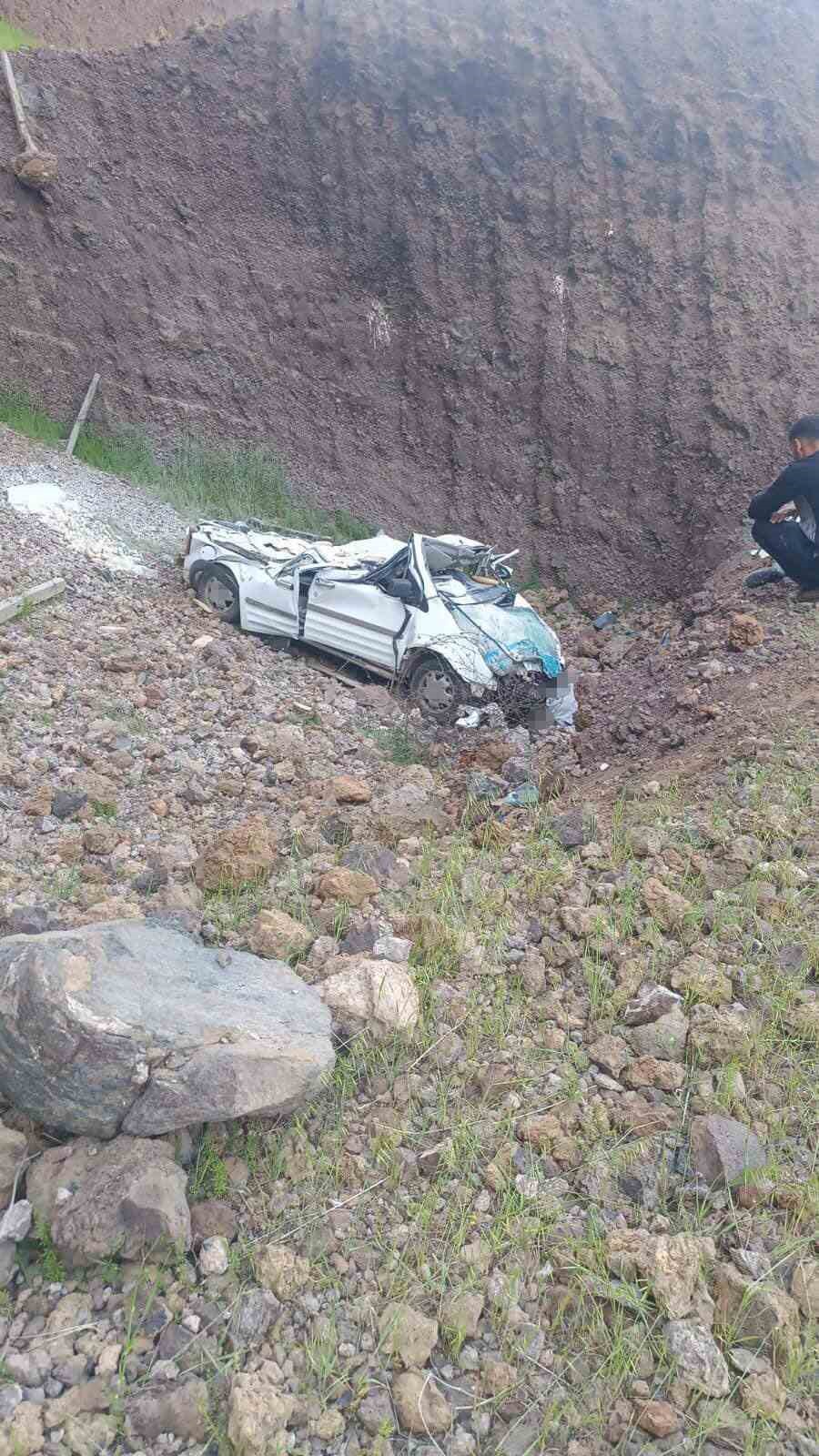 Şanlıurfa’da kamyonet uçuruma yuvarlandı: 1 ölü

