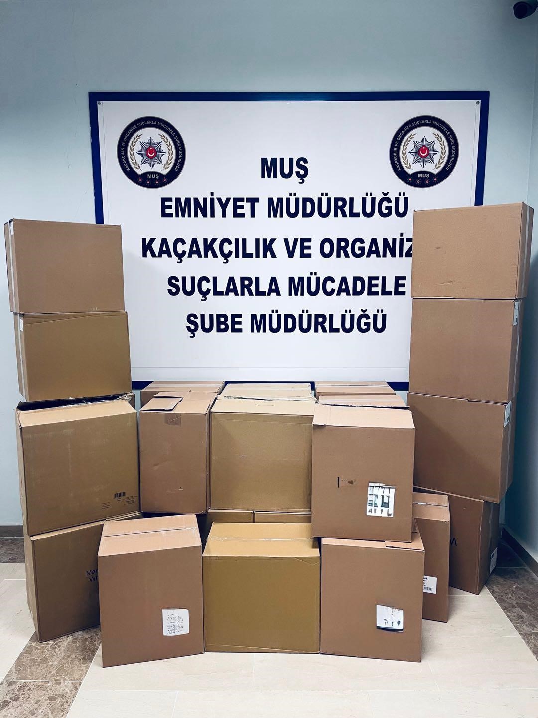 Muş’ta 260 bin adet boş makaron ele geçirildi
