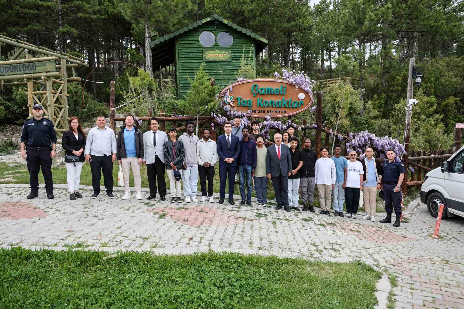 Uluslararası öğrencilerden Çameli’ye kültür ziyareti
