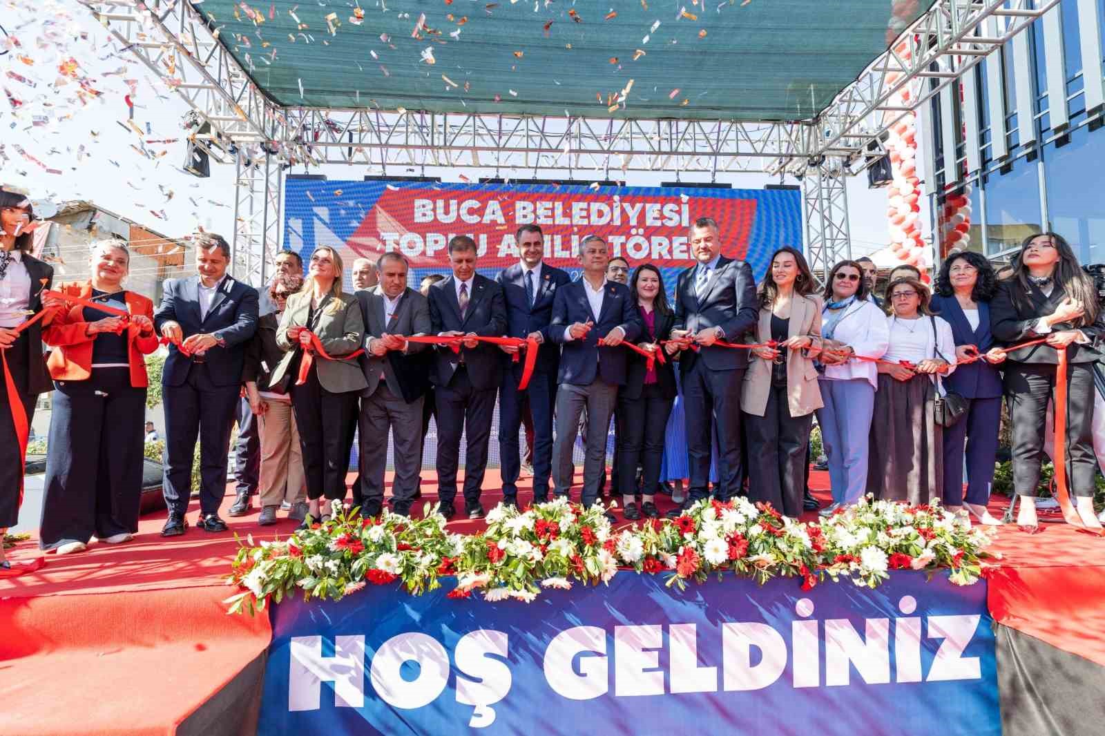 CHP Genel Başkanı Özel, Buca’da eğitim ve spor merkezlerinin açılışını yaptı
