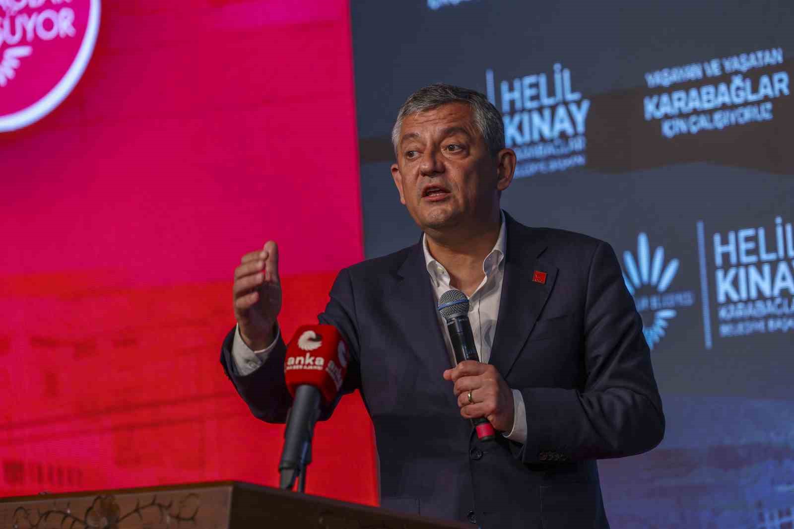 CHP Genel Başkanı Özel: "Didişmek yerine kentleri depreme hazırlamak lazım"
