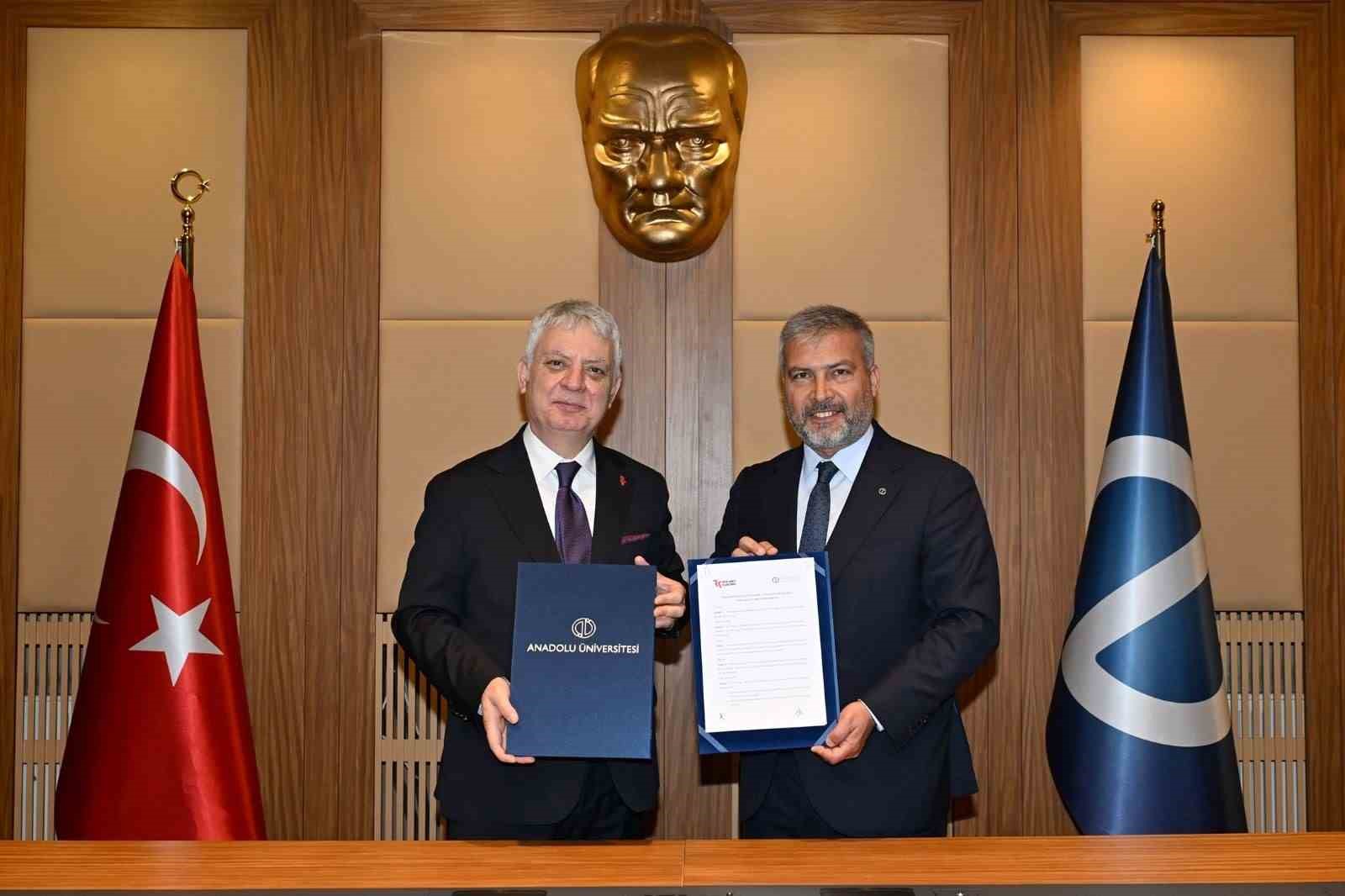 Anadolu Üniversitesi ile Rekabet Kurumu arasında akademik iş birliği protokolü

