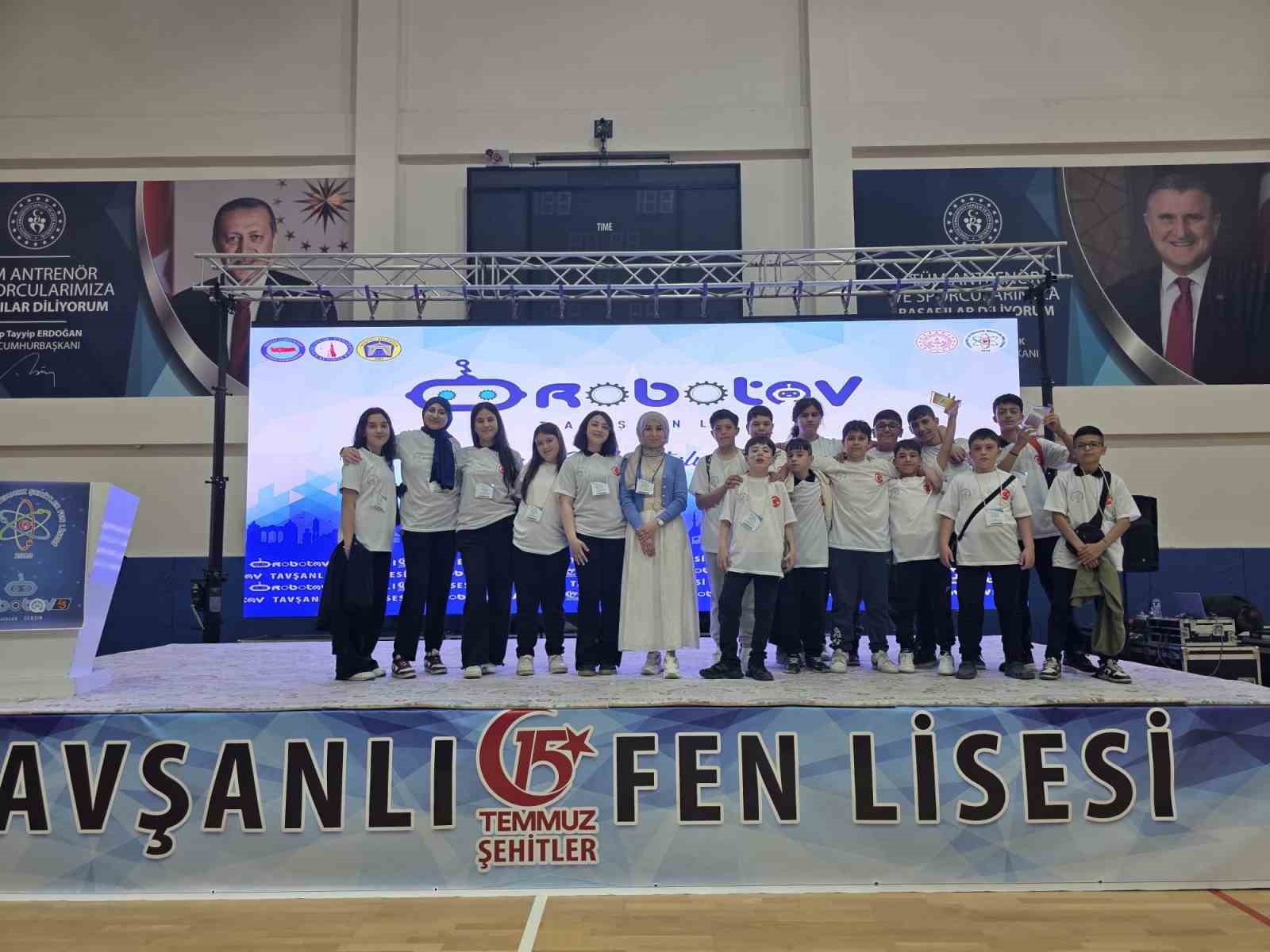 2026 ROBOTAV Ulusal Robot Yarışmasına Kütahya Ahteri İmam Hatip Ortaokulu damga vurdu
