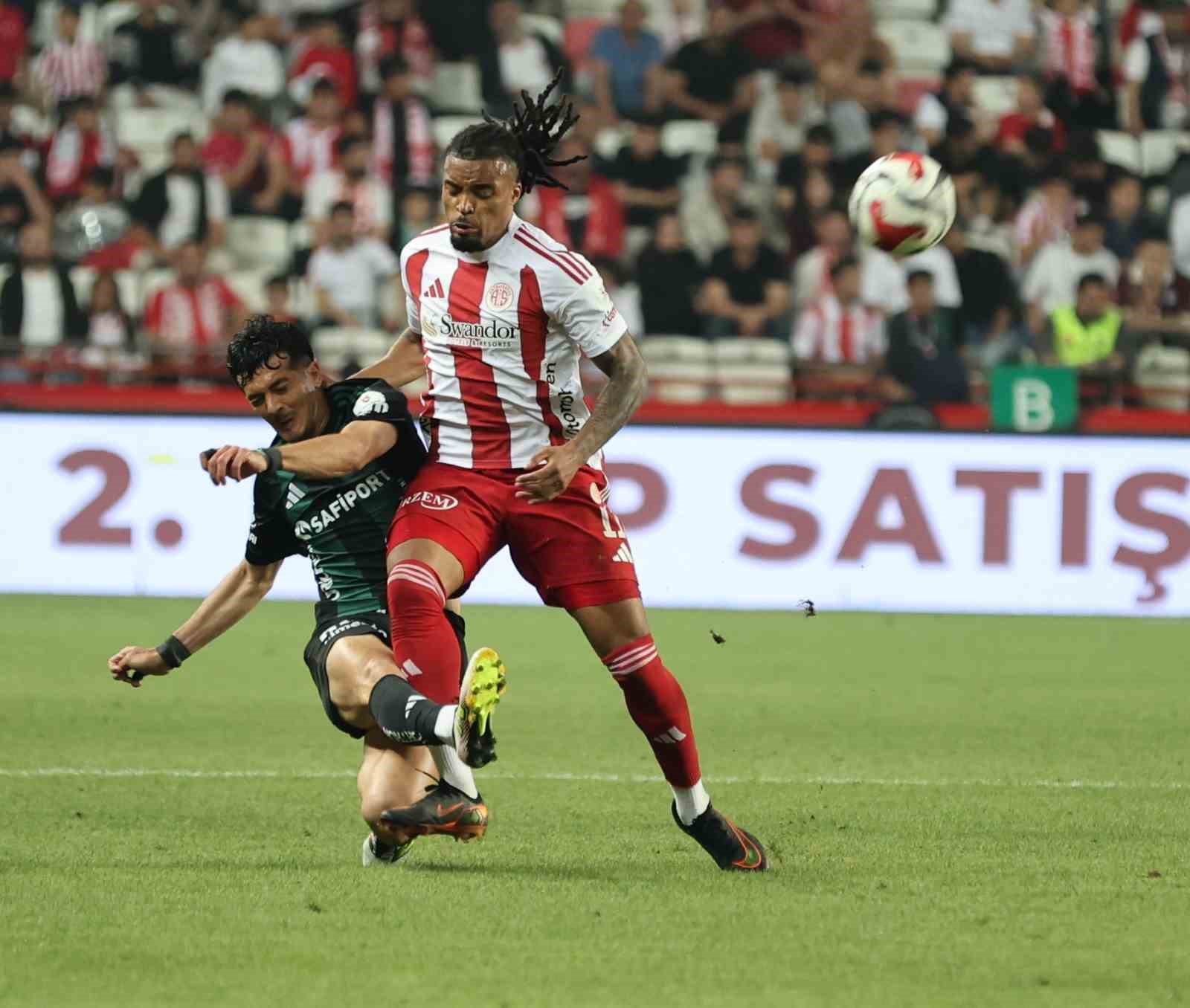 Süper Lig’e veda eden son takım Antalyaspor oldu
