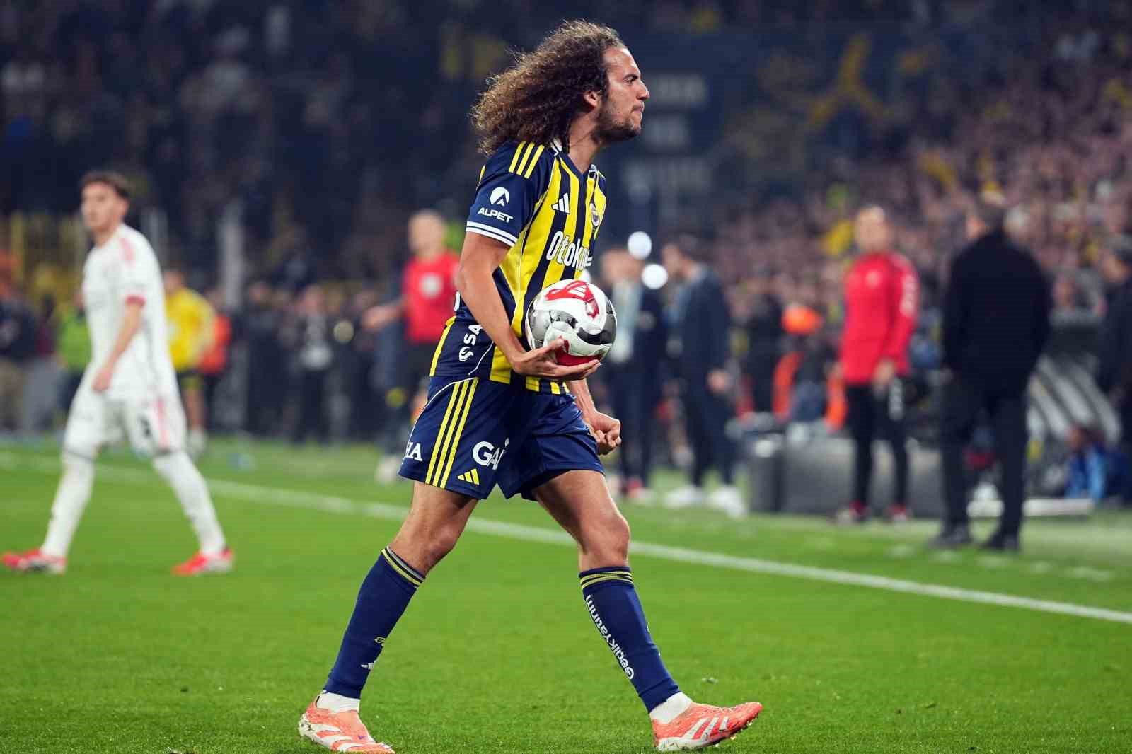 Matteo Guendouzi: "Fenerbahçe formasını giydiğim sürece elimden gelen her şeyi vereceğim"
