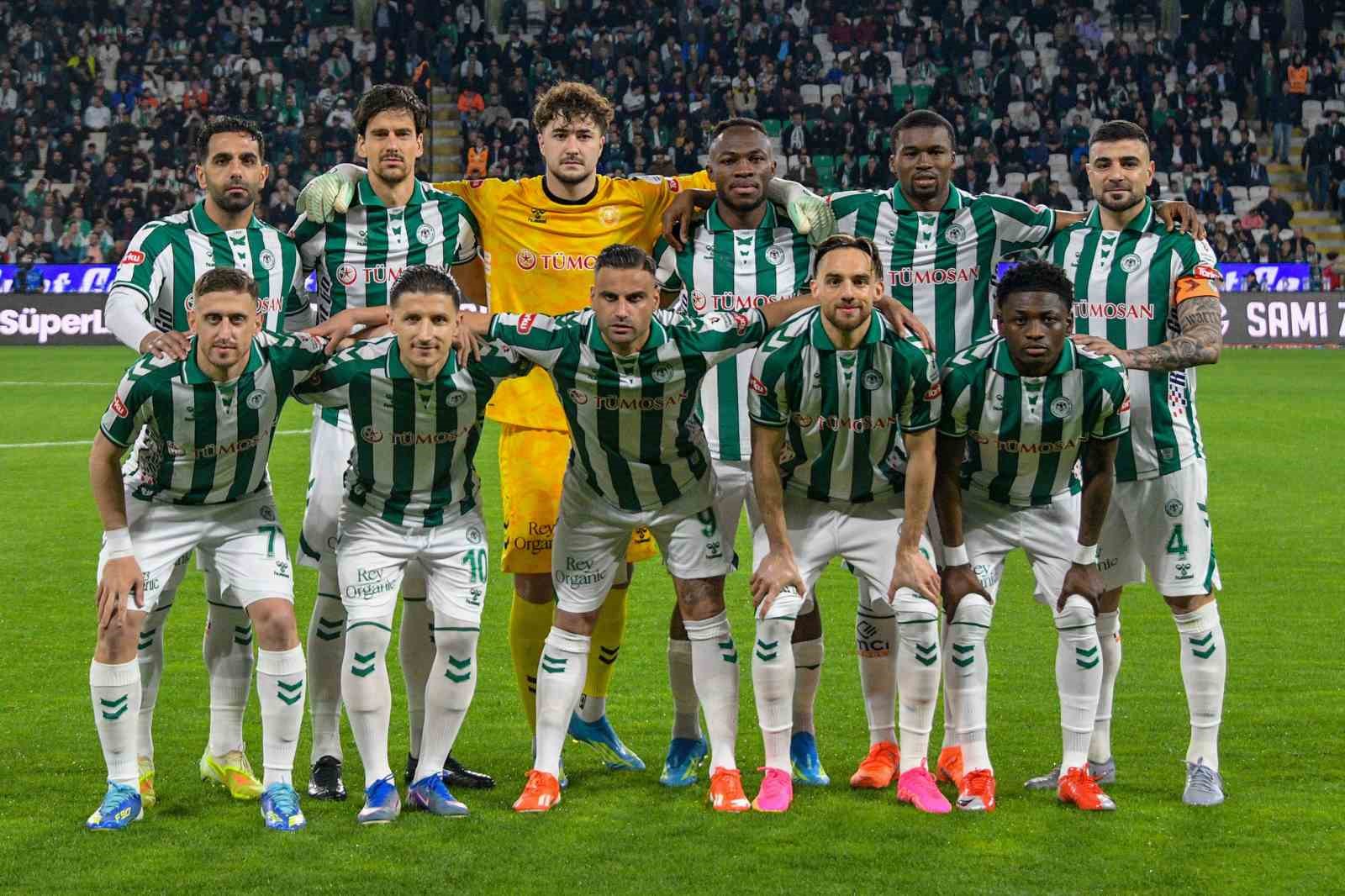 Konyaspor’da İlhan Palut geldi, bahar geldi
