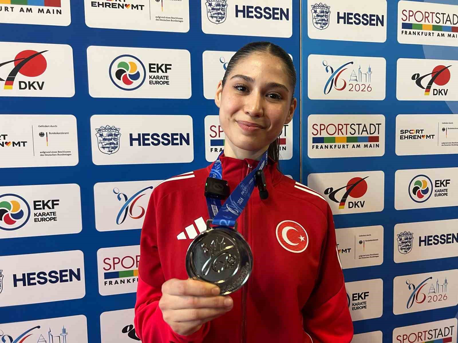 Zümra Rezzan İm: "Burada bitmeyecek, ben o altın madalyayı alacağım. Buna yürekten inanıyorum"
