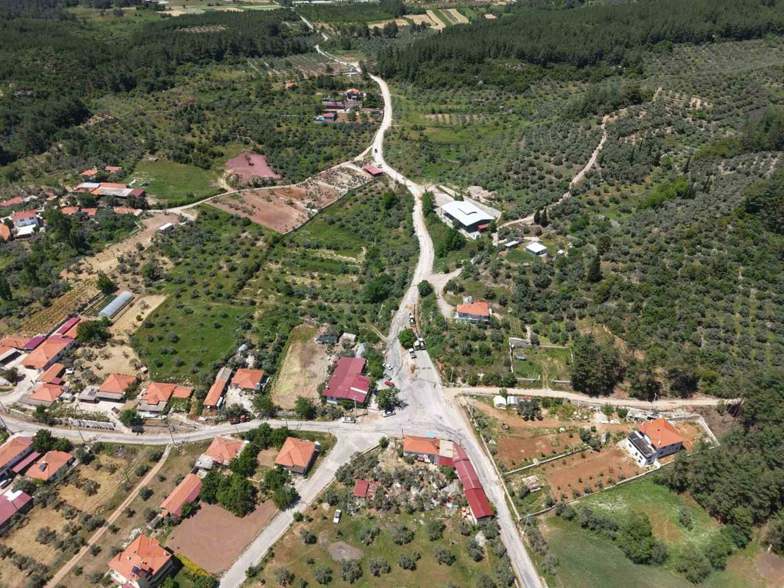 Ula Kızılağaç ile Menteşe Yenice Mahalleleri arasındaki içme suyu altyapısı yenileniyor
