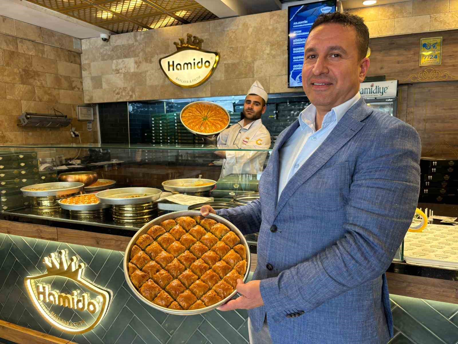 Kurban Bayramı öncesi baklavaya talep arttı, üretim 3-4 katına çıktı
