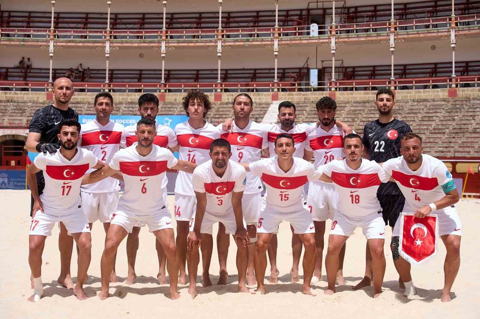 Plaj Futbolu Milli Takımı, Avrupa A Ligi’ni Çekya galibiyetiyle tamamladı
