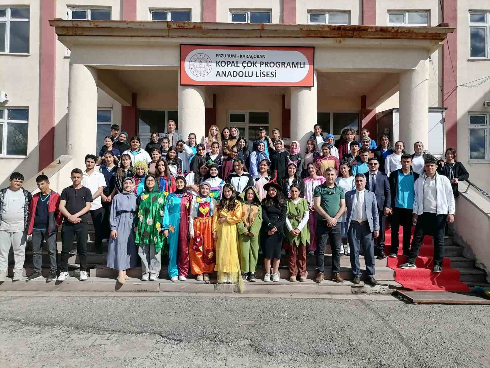 Karaçoban’da anlamlı sergi
