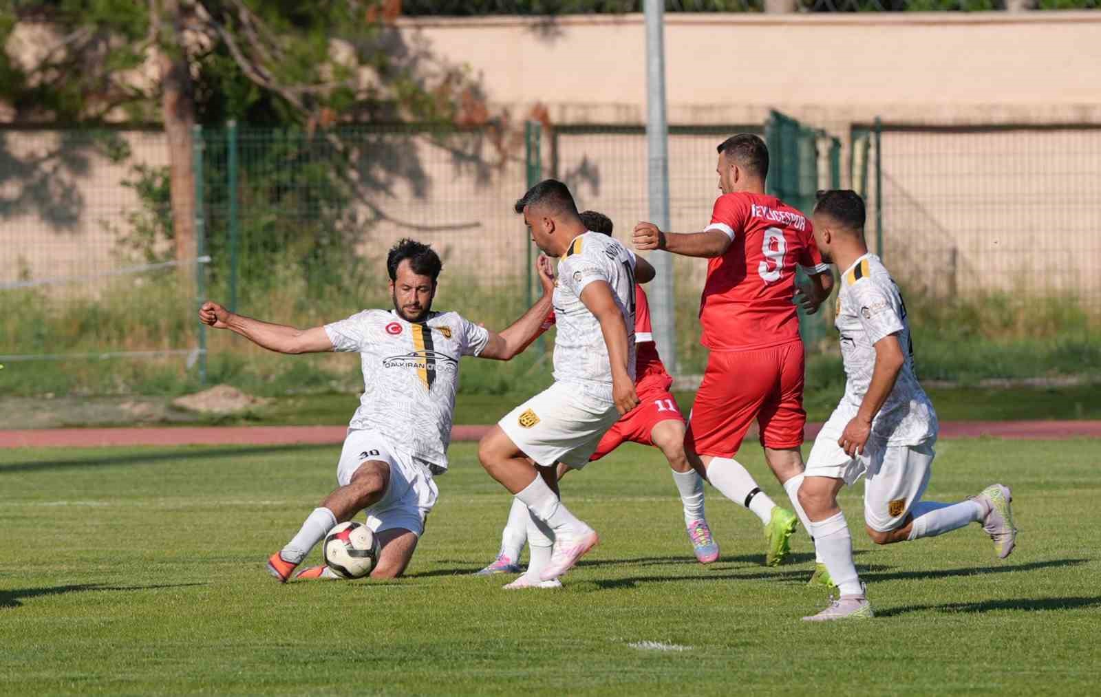 Tarsus’ta köyler arası futbol heyecanı başladı
