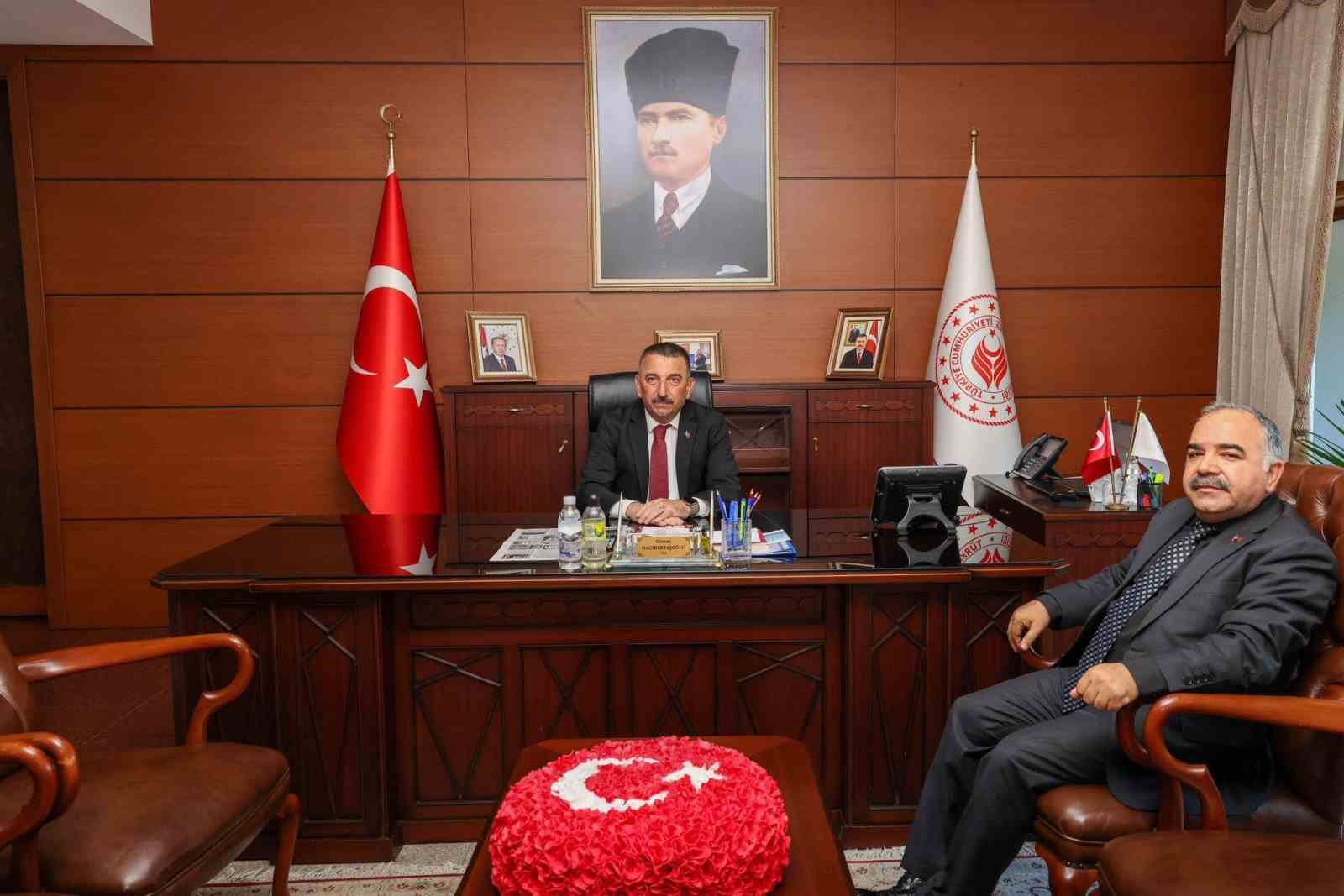 Vali Hacıbektaşoğlu, İl Müftüsü Demir’i kabul etti
