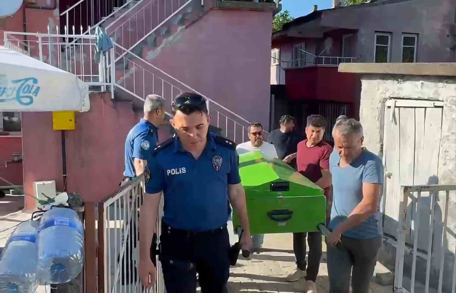 Emniyet mensubu evinde ölü bulundu
