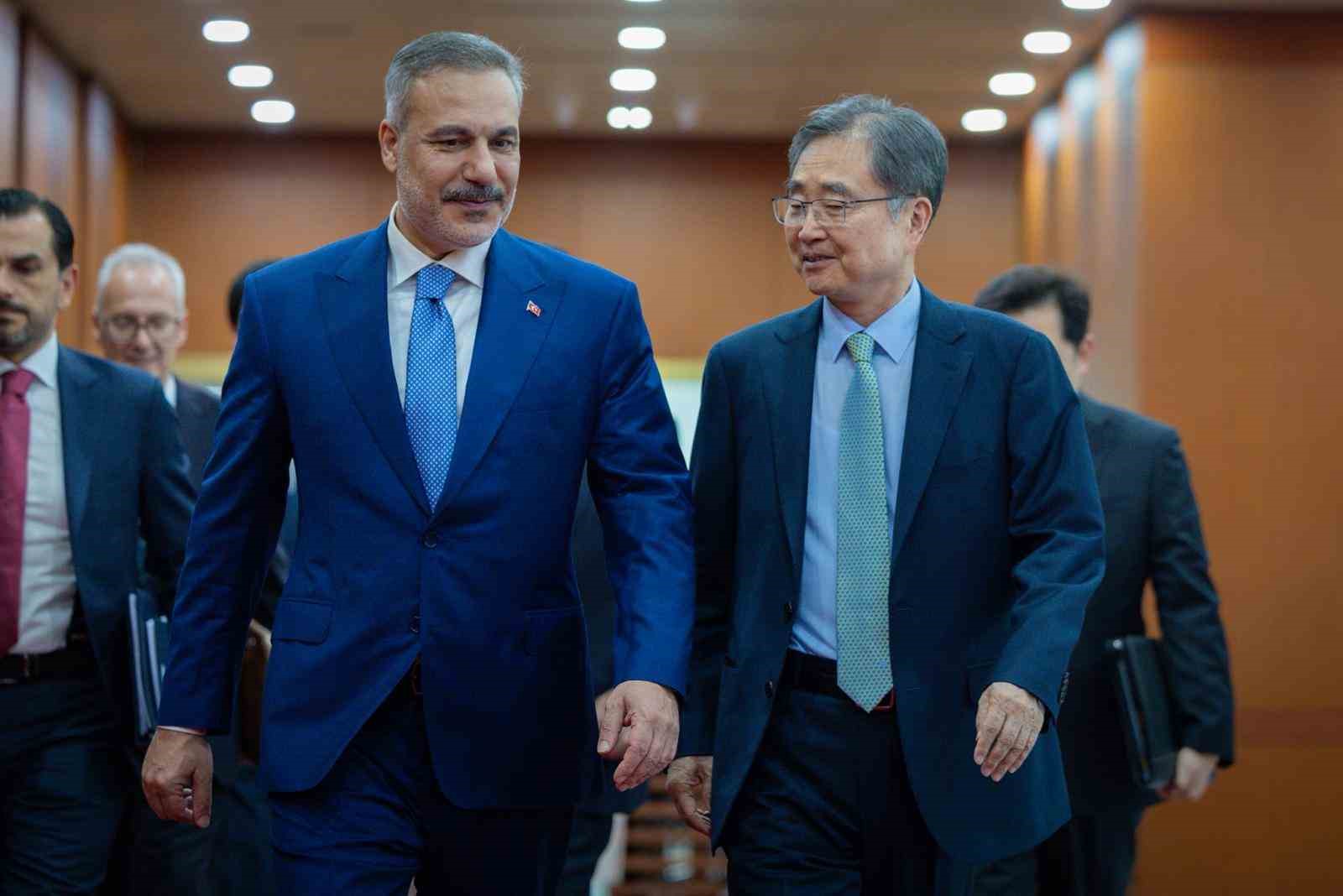 Bakan Fidan, Güney Koreli mevkidaşı Cho Hyun ile görüştü

