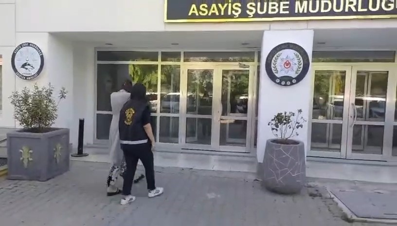 ‘Yardım’ bahanesiyle 87 yaşındaki adama yaklaşan kadın, 10 bin lirasını çaldı
