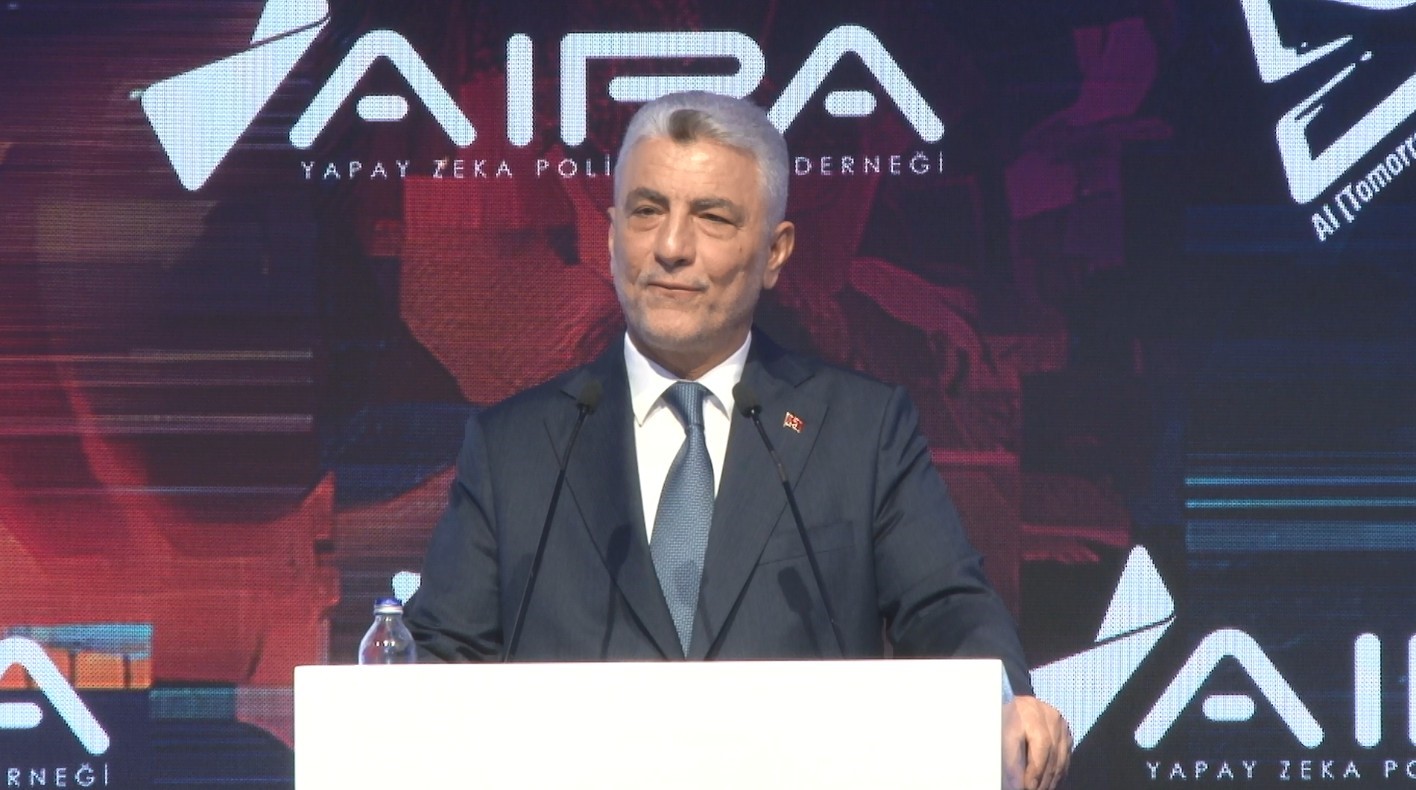Bakan Bolat: "Dış Ticaret Anomali Tespit Sistemi sayesinde olağandışı hareketleri kısa sürede matematiksel ve istatistiksel modellerle anında tespit ediyoruz"
