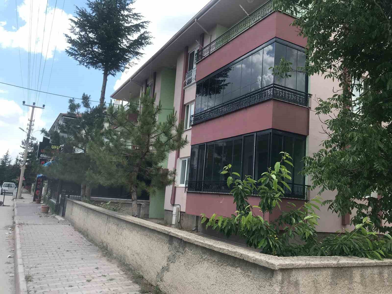 Yaşlı kadın evinde öldürüldü
