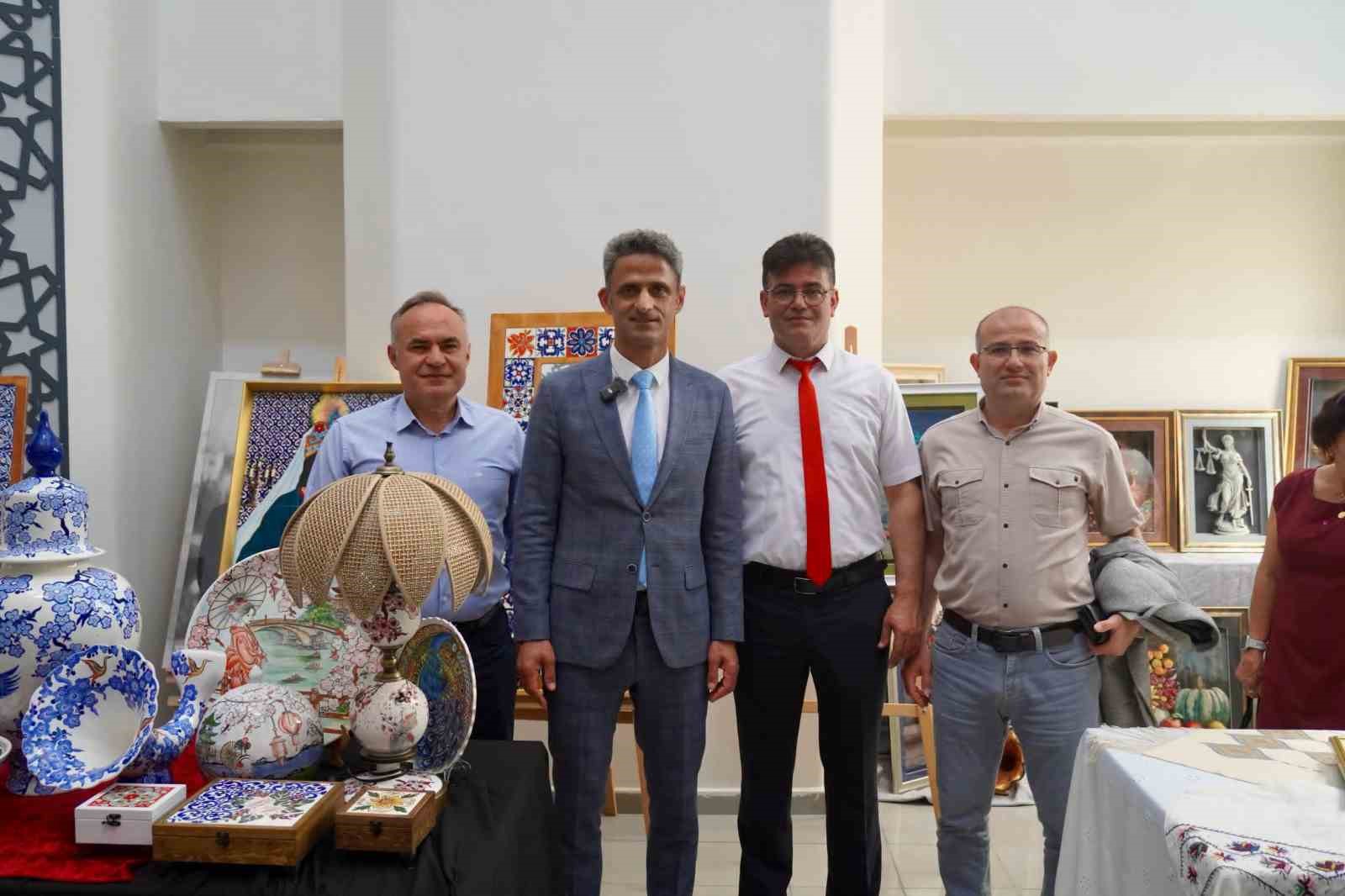Çaycuma’da Hayat Boyu Öğrenme Haftası sergisi açıldı
