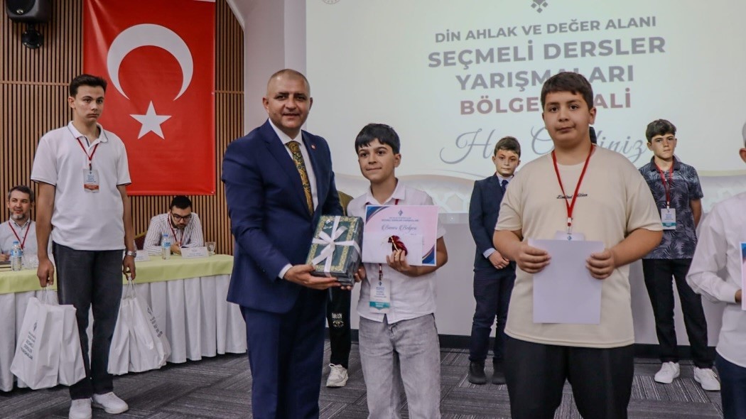 Bilecikli öğrenci, Kur’an-ı Kerim’i Güzel Okuma Yarışması’nda bölge 3’üncüsü oldu
