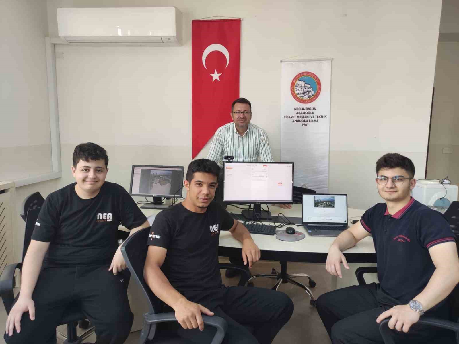 Denizlili gençlerin ‘Hava kalitesini izleyen akıllı göz’ projesi finale çıktı
