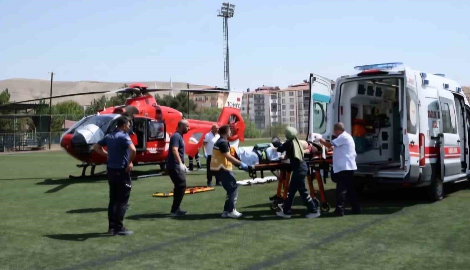 84 yaşındaki hasta ambulans helikopterle Malatya’ya getirildi
