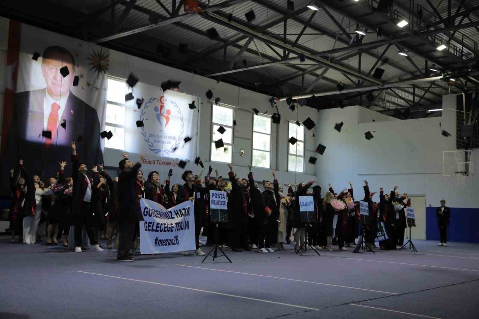 Alaçam MYO’da mezuniyet coşkusu
