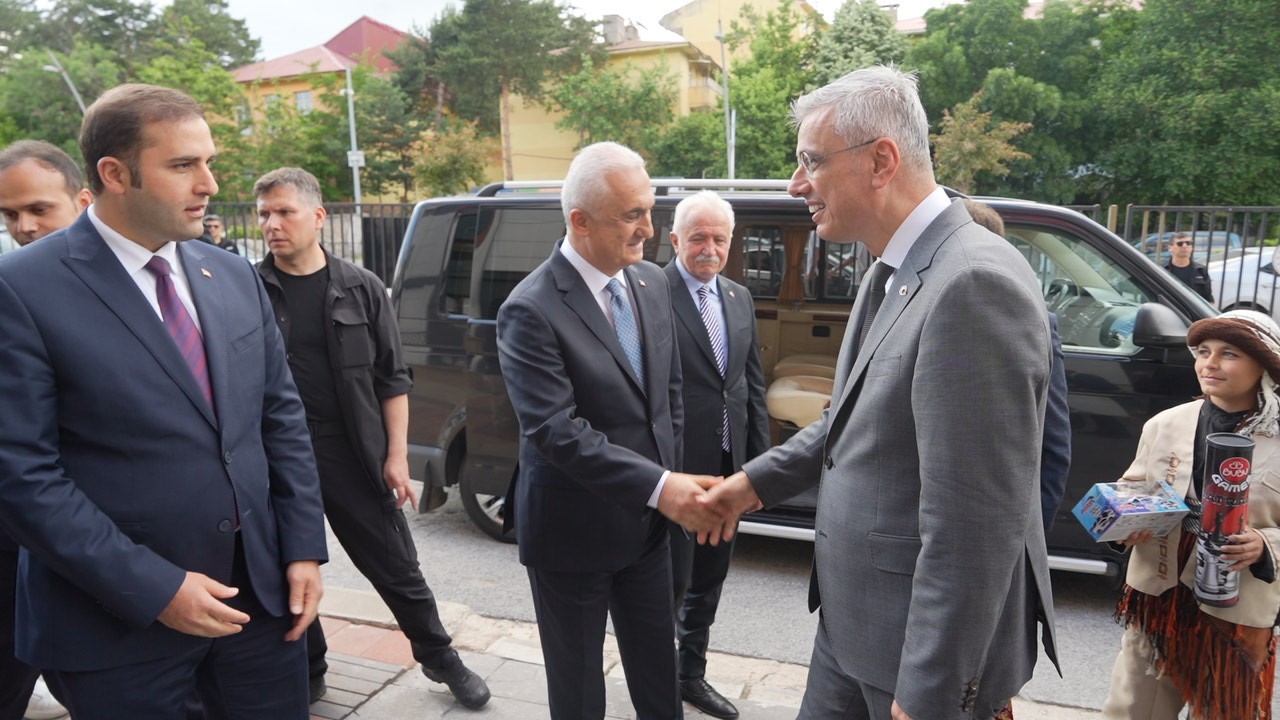 Sağlık Bakanı Memişoğlu: "Dünyada söz sahibi bir tedavi hizmetleri başarımız var"

