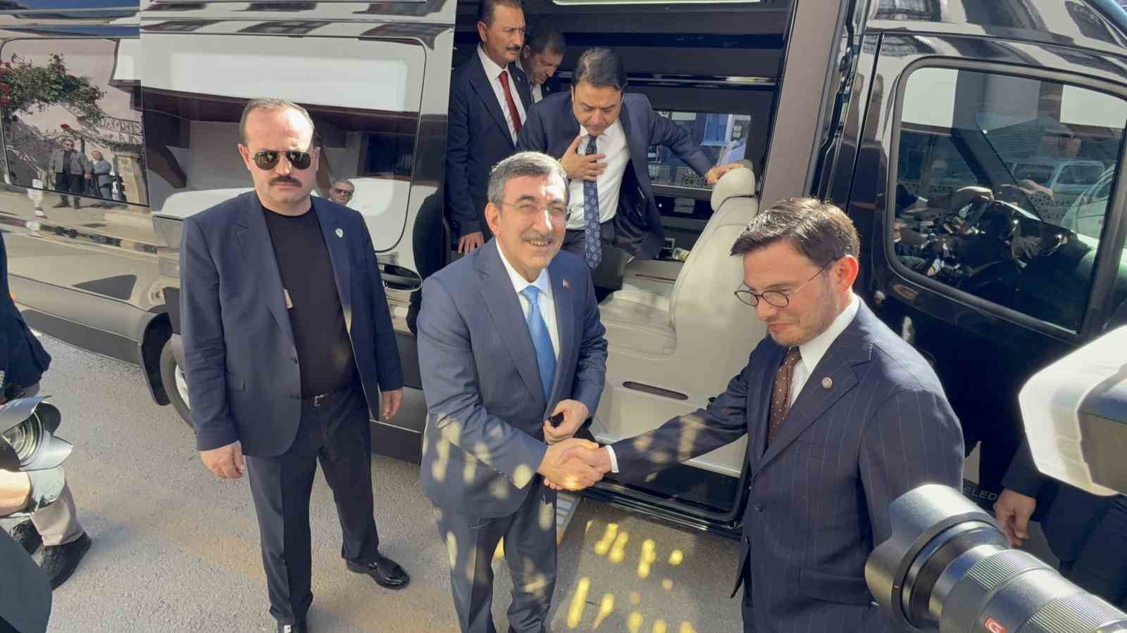 Cumhurbaşkanı Yardımcısı Yılmaz: "Türkiye, çevresindeki tüm krizlere rağmen istikrarını koruyor"
