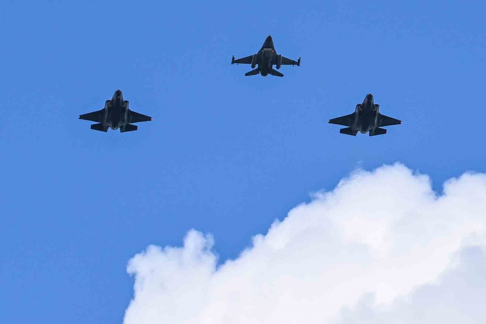 Polonya’nın F-35 savaş uçakları ilk uçuşlarını gerçekleştirdi
