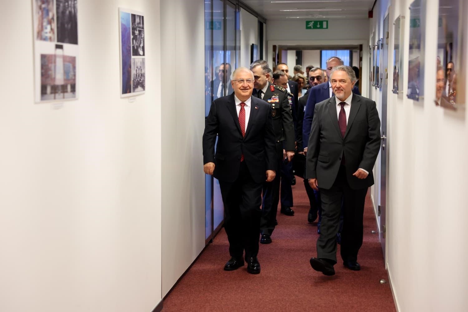 Milli Savunma Bakanı Güler, NATO Karargahı’nda
