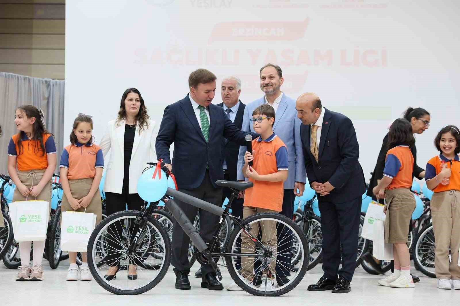 28 bin öğrencinin katıldığı sağlıklı yaşam ligi ödülleri sahiplerini buldu
