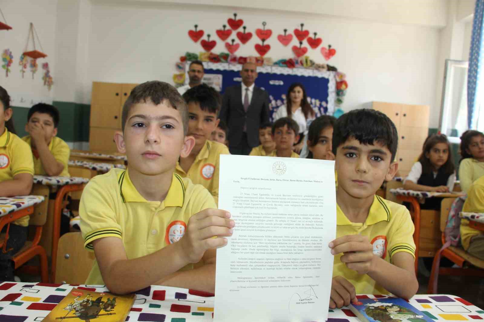 Bakan Tekin’den Şırnaklı öğrencilerin mektuplarına duygusal cevap
