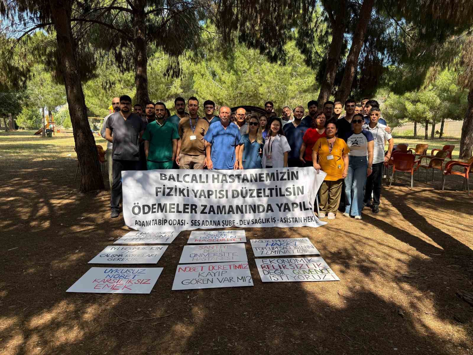 Balcalı Hastanesinde çalışan sağlık çalışanları 3 gün iş bıraktı
