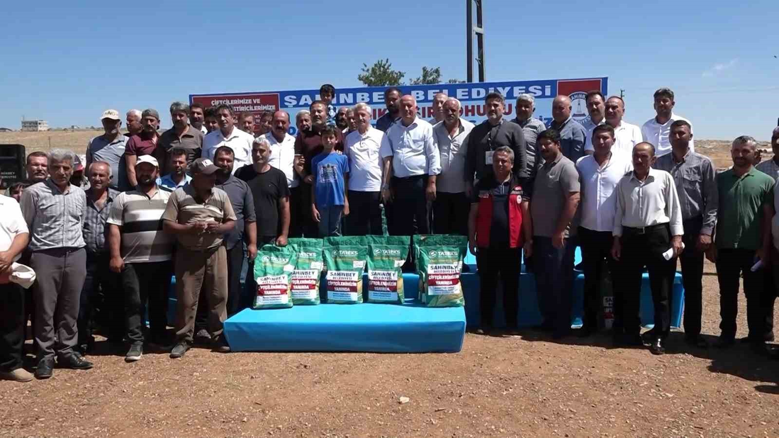Şahinbey Belediyesinden çiftçilere sertifikalı silajlık mısır tohum
