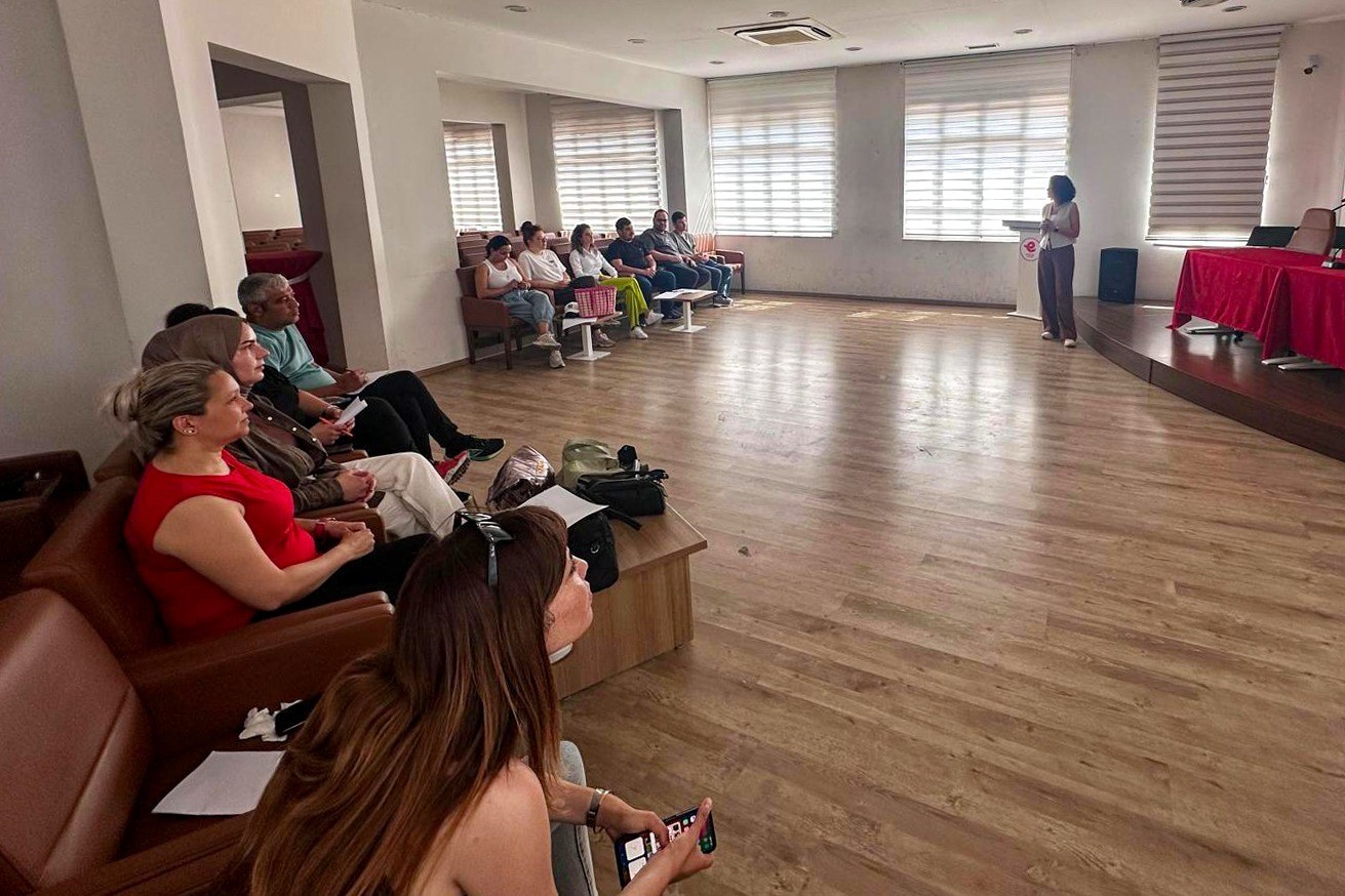 Efeler Belediyesi’nden özel eğitim personeline psikolojik destek
