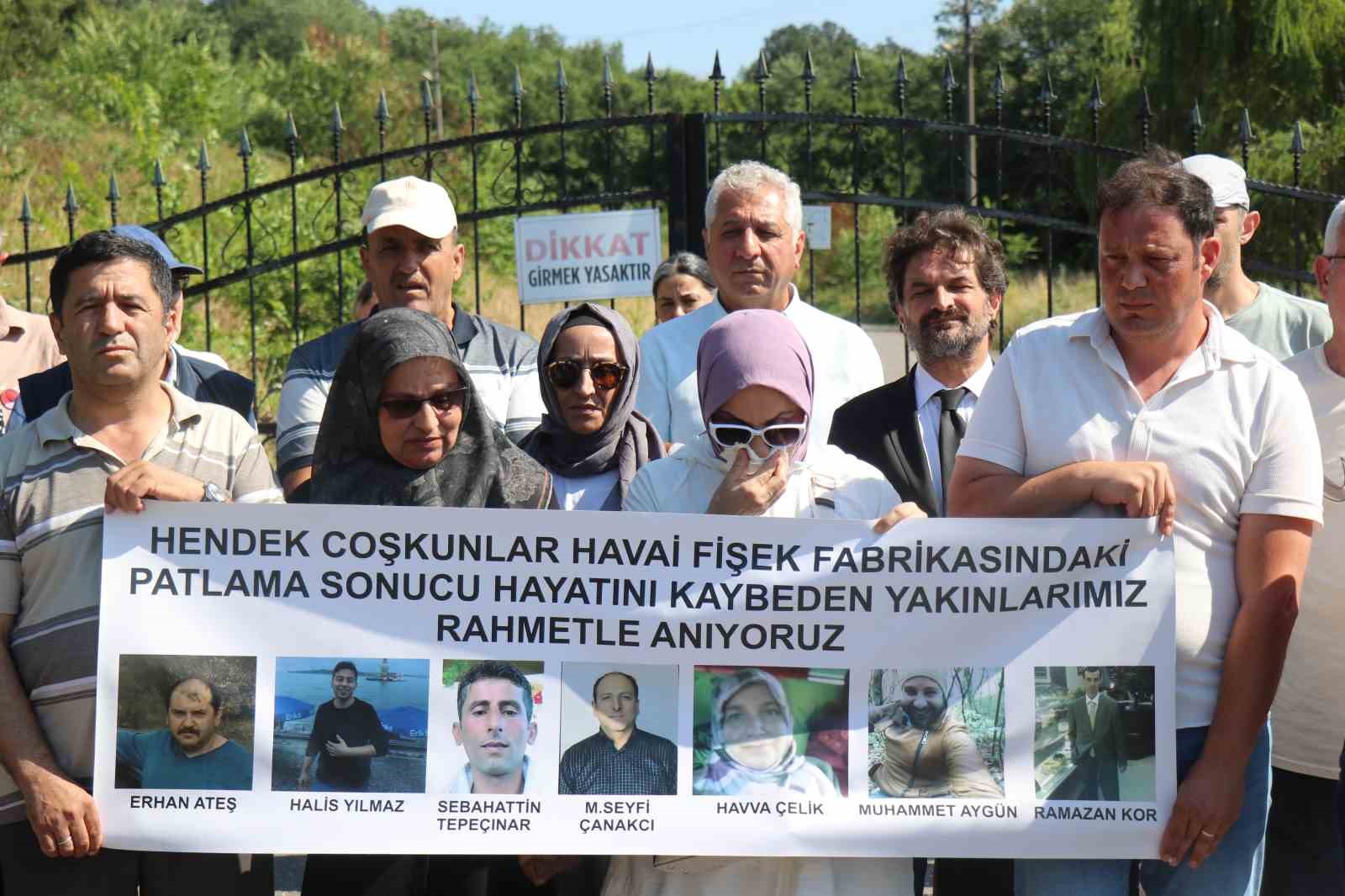 Havai fişek fabrikasındaki patlamada hayatını kaybeden işçiler anıldı
