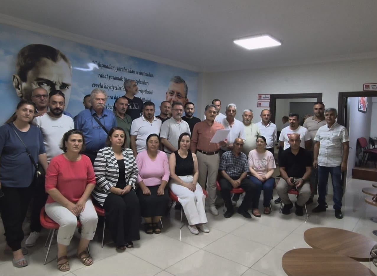 CHP Erzincan teşkilatında toplu istifa
