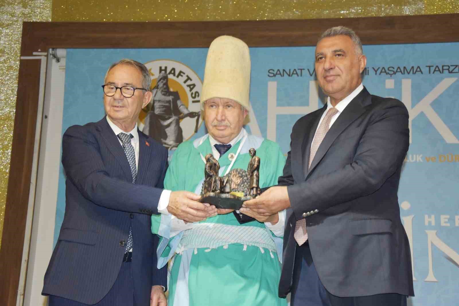 Manisa’da yılın ahisi Mehmet Akgül oldu
