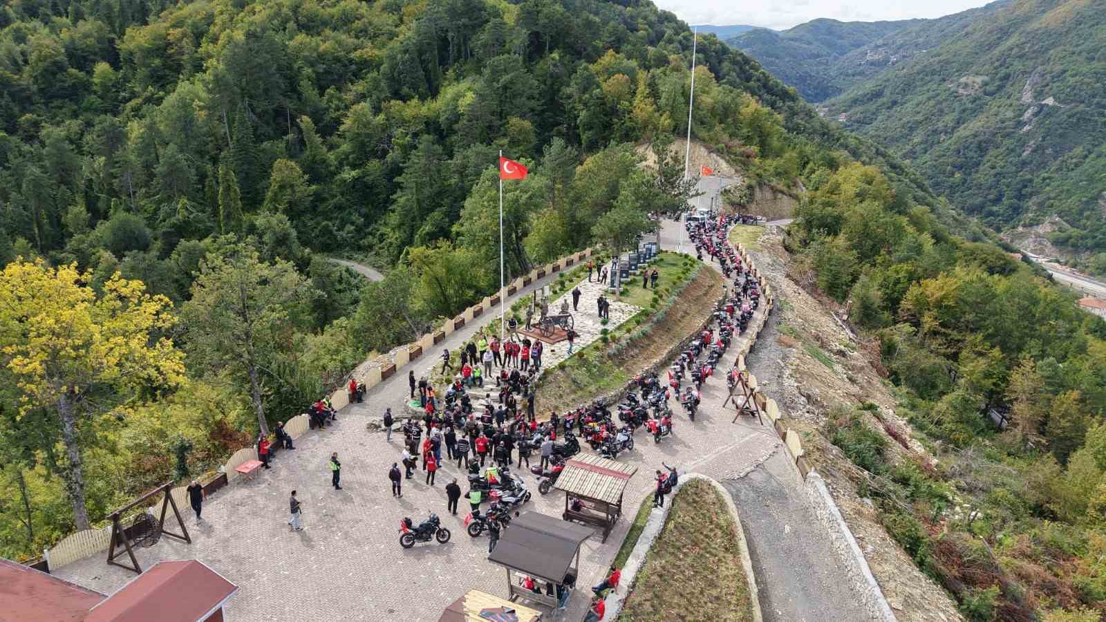 Motosiklet tutkunlarından "İstiklal" sürüşü
