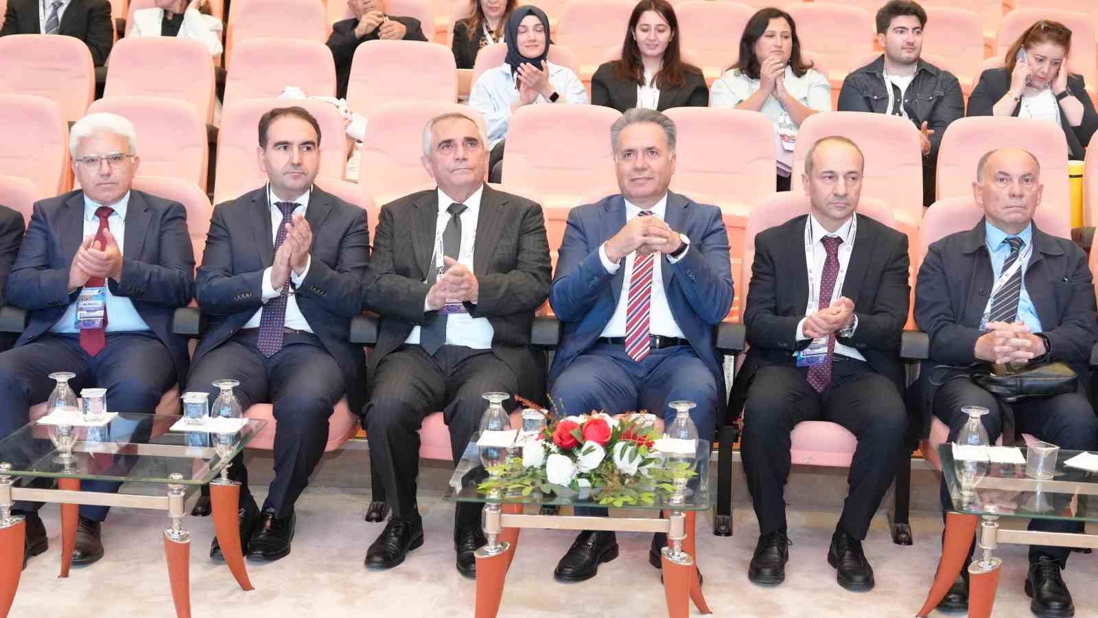 51. Ulusal Fizyoloji Kongresi İnönü Üniversitesi ev sahipliğinde başladı
