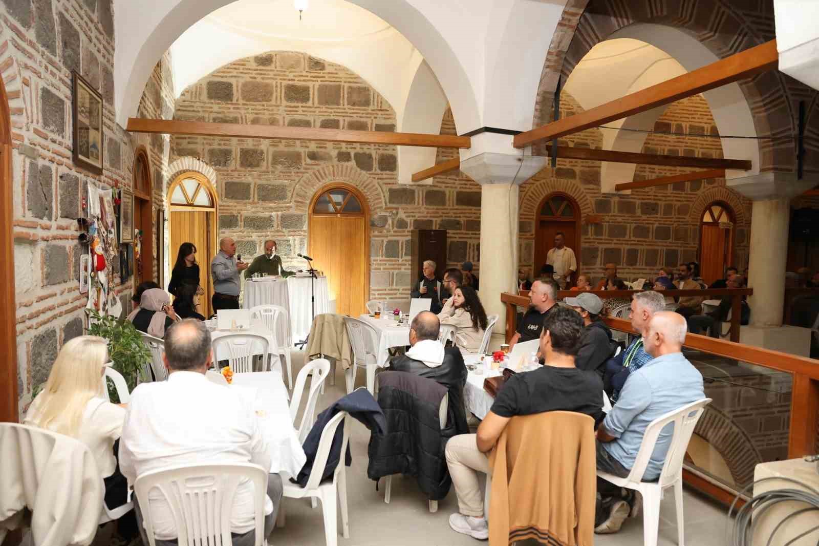 Şehzadeler’de ’Şiir Evi Etkinleri’ne yoğun ilgi
