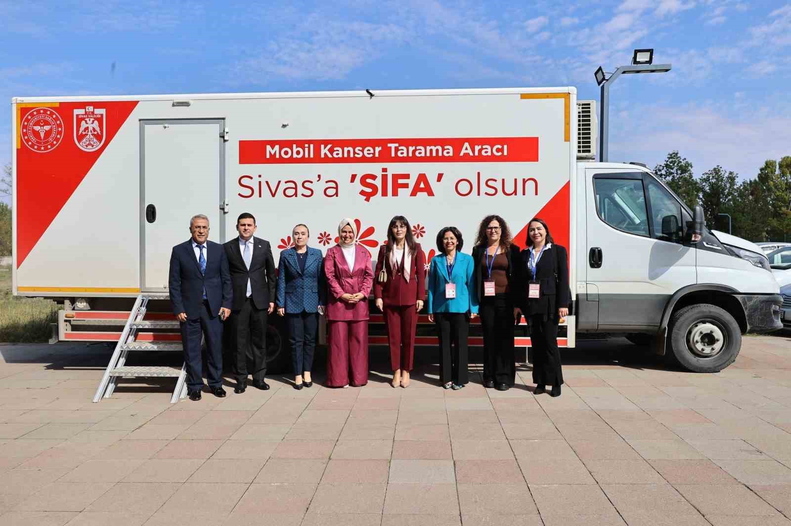 Kanserle mücadelede bilimsel iş birliği Sivas’ta ele alındı
