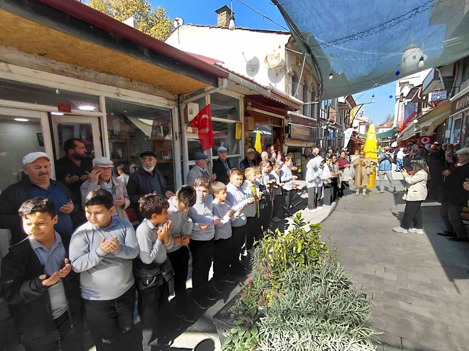Asırlık dua geleneği sürüyor
