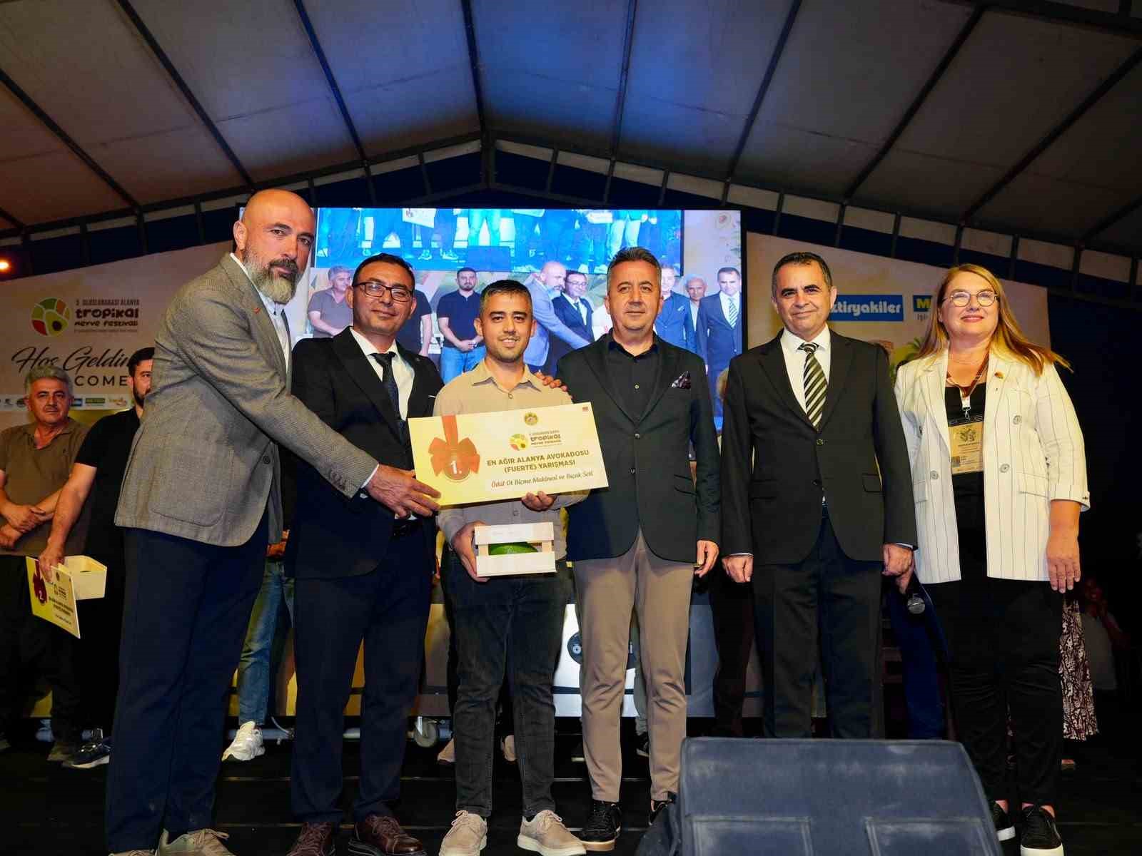 "En Ağır Alanya Avokadosu’ yarışmasında 679 gramla birinci oldu
