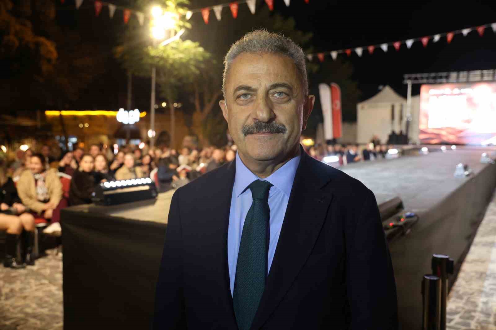 Türk dünyasının kültürel zenginliği Kapadokya’da modayla buluştu
