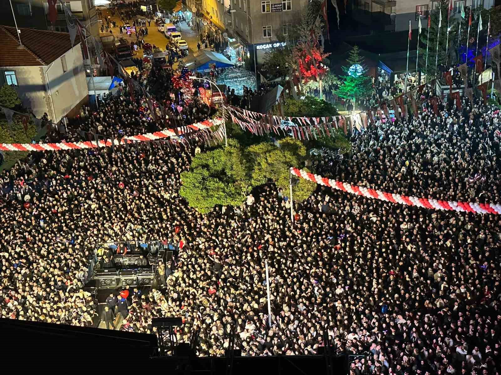 Kaman Ceviz Festivali’nde Ece Seçkin ve Poizi rüzgarı esti
