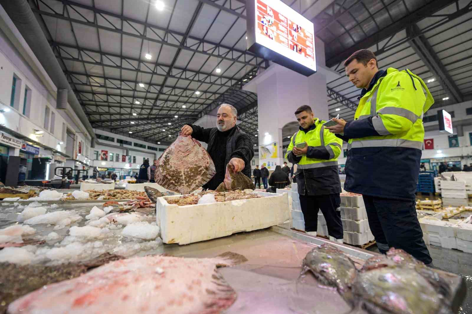 Balık halinde ilk ayda işlem hacmi 9 bin tonu aştı
