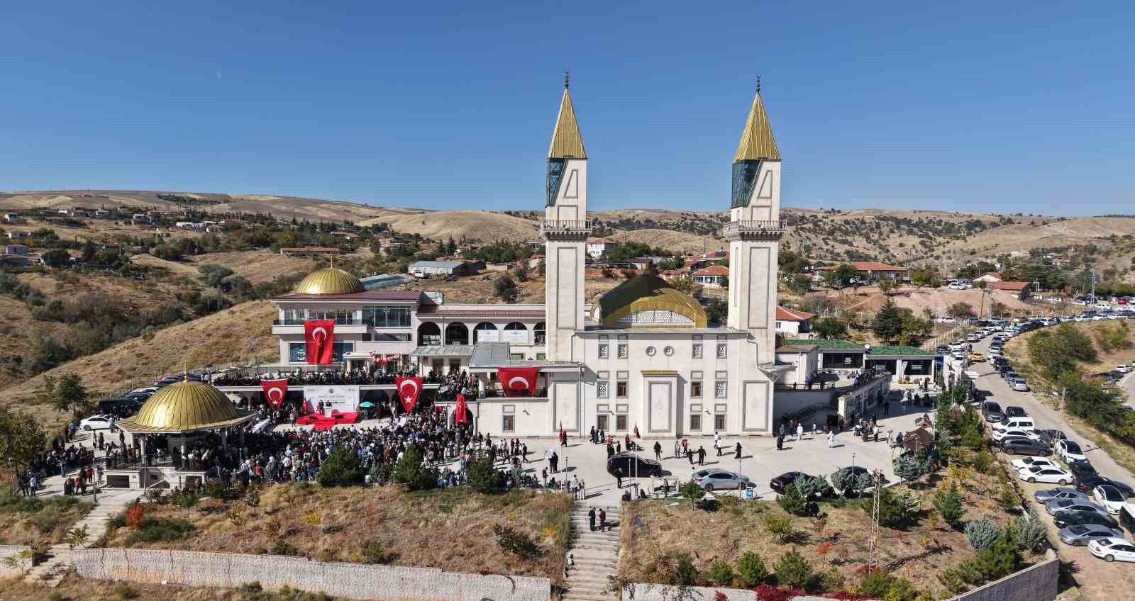 İslami Değerler Külliyesi’nde anlamlı açılış: Hasan Doğan ve babasının isimleri verildi
